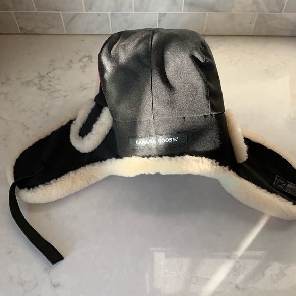 Canada Goose authentic shearling aviator hat - Picture 5 of 8